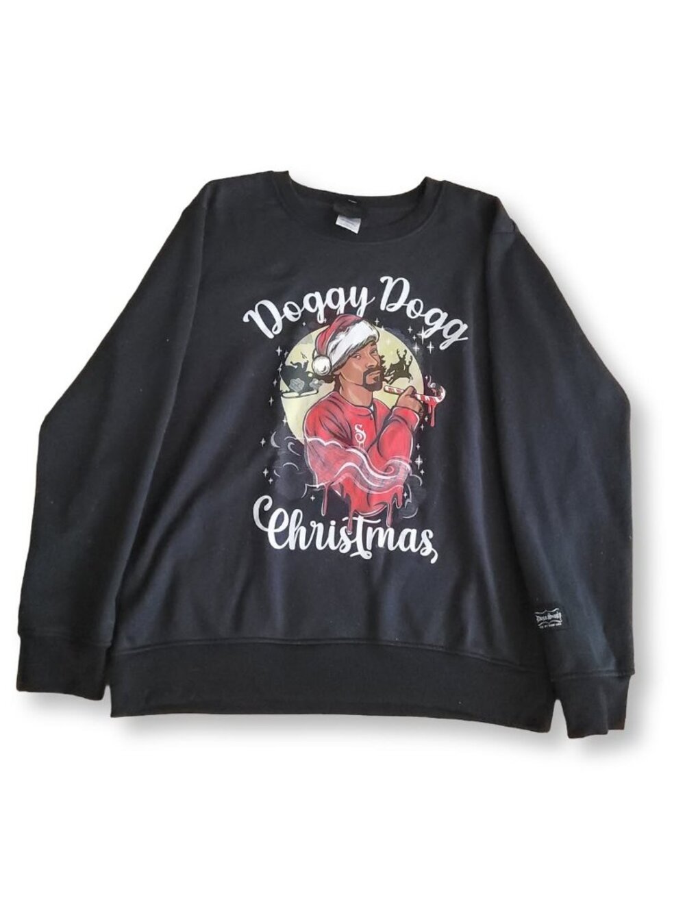 Snoop Dogg Doggy Dogg Graphic Funny Christmas Crewneck Sweatshirt (L)